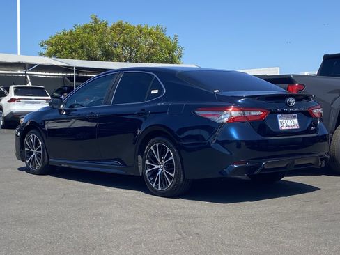 Used 2018 Toyota Camry SE FWD image 5
