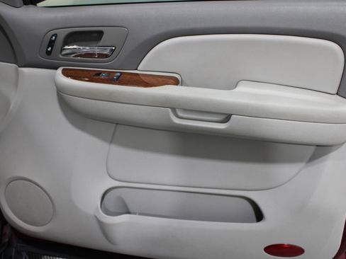 Used 2007 GMC Yukon SLT w/ SLT Preferred Equipment Group image 28