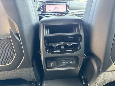 New 2026 Jeep Grand Cherokee Altitude AWD/4WD image 22