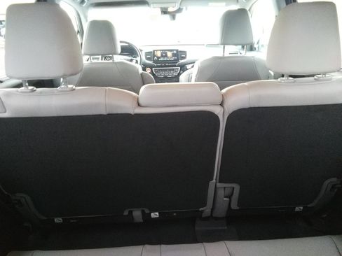 Used 2019 Honda Pilot Touring image 10