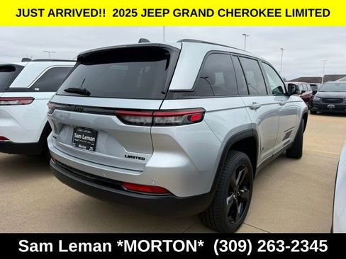 New 2025 Jeep Grand Cherokee Limited w/ Black Appearance Package image 9
