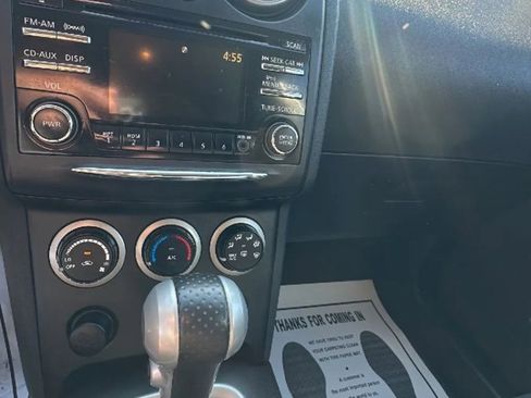 Used 2015 Nissan Rogue S w/ Convenience Package AWD/4WD image 32