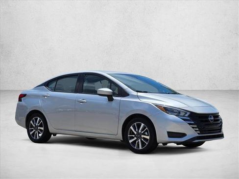 Used 2025 Nissan Versa SV FWD image 3