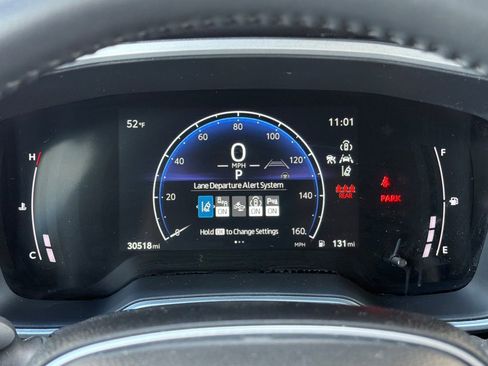 Used 2024 Toyota Corolla Cross XLE w/ Convenience Package image 23