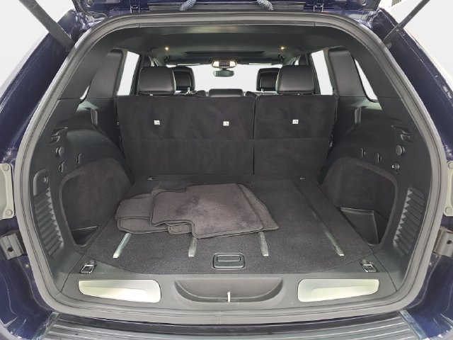 Used 2017 Jeep Grand Cherokee Limited AWD/4WD image 33