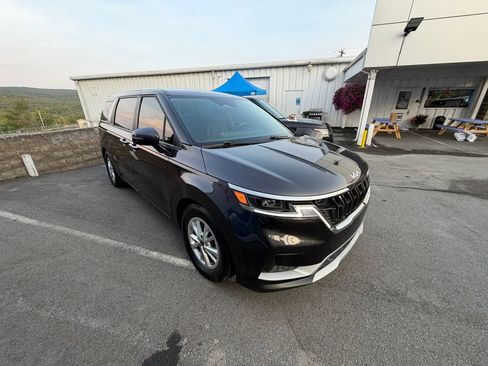 Used 2024 Kia Carnival LX FWD image 7