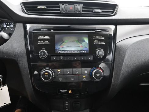 Used 2018 Nissan Rogue Sport S FWD image 16