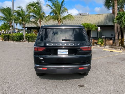 Used 2022 Jeep Wagoneer Series III w/ Flexible Seating Group image 7