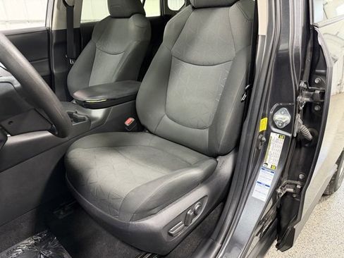 Used 2021 Toyota RAV4 XLE image 21