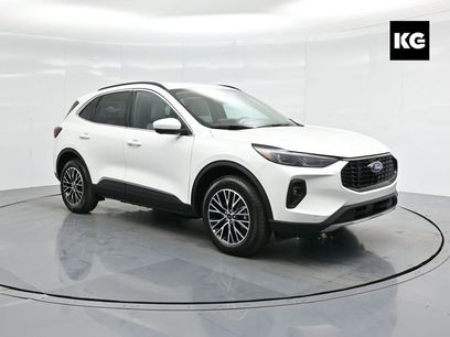 New 2025 Ford Escape SE w/ PHEV Premium Package