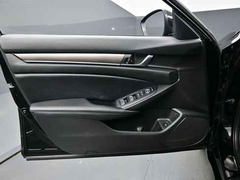 Used 2022 Honda Accord LX image 12