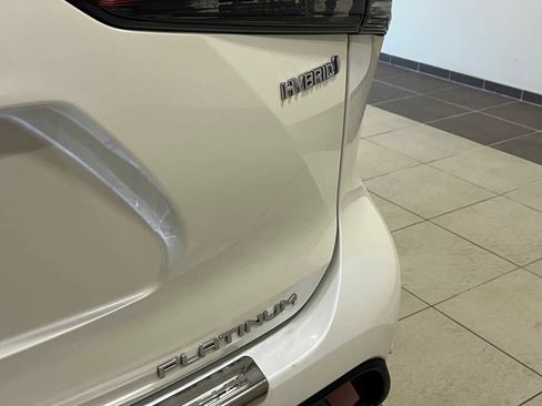 Certified 2020 Toyota Highlander Limited Platinum image 6