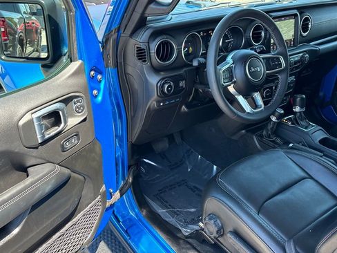 Used 2023 Jeep Wrangler Unlimited Sahara AWD/4WD image 10