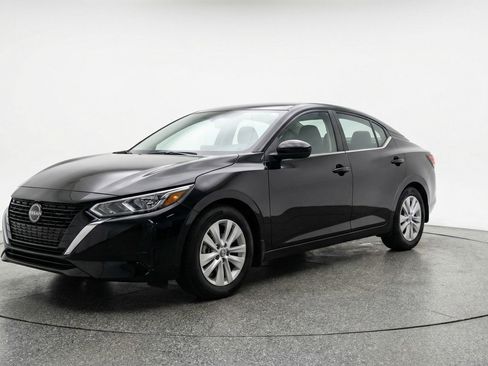 Used 2025 Nissan Sentra S image 3