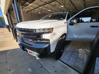Used 2022 Chevrolet Silverado 1500 LT Trail Boss w/ LT Trail Boss Premium Package AWD/4WD video 3