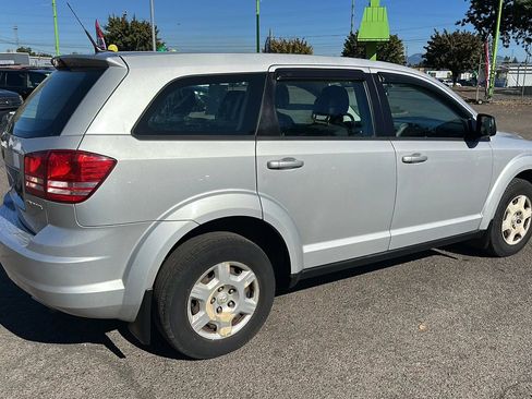 Used 2010 Dodge Journey SE FWD image 3