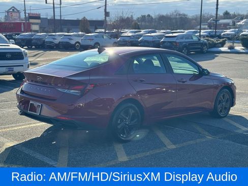 Used 2023 Hyundai Elantra SEL w/ Preferred Accessory Package FWD image 6