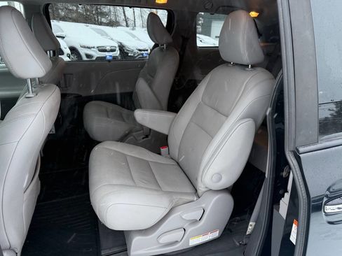 Used 2019 Toyota Sienna XLE Premium image 17