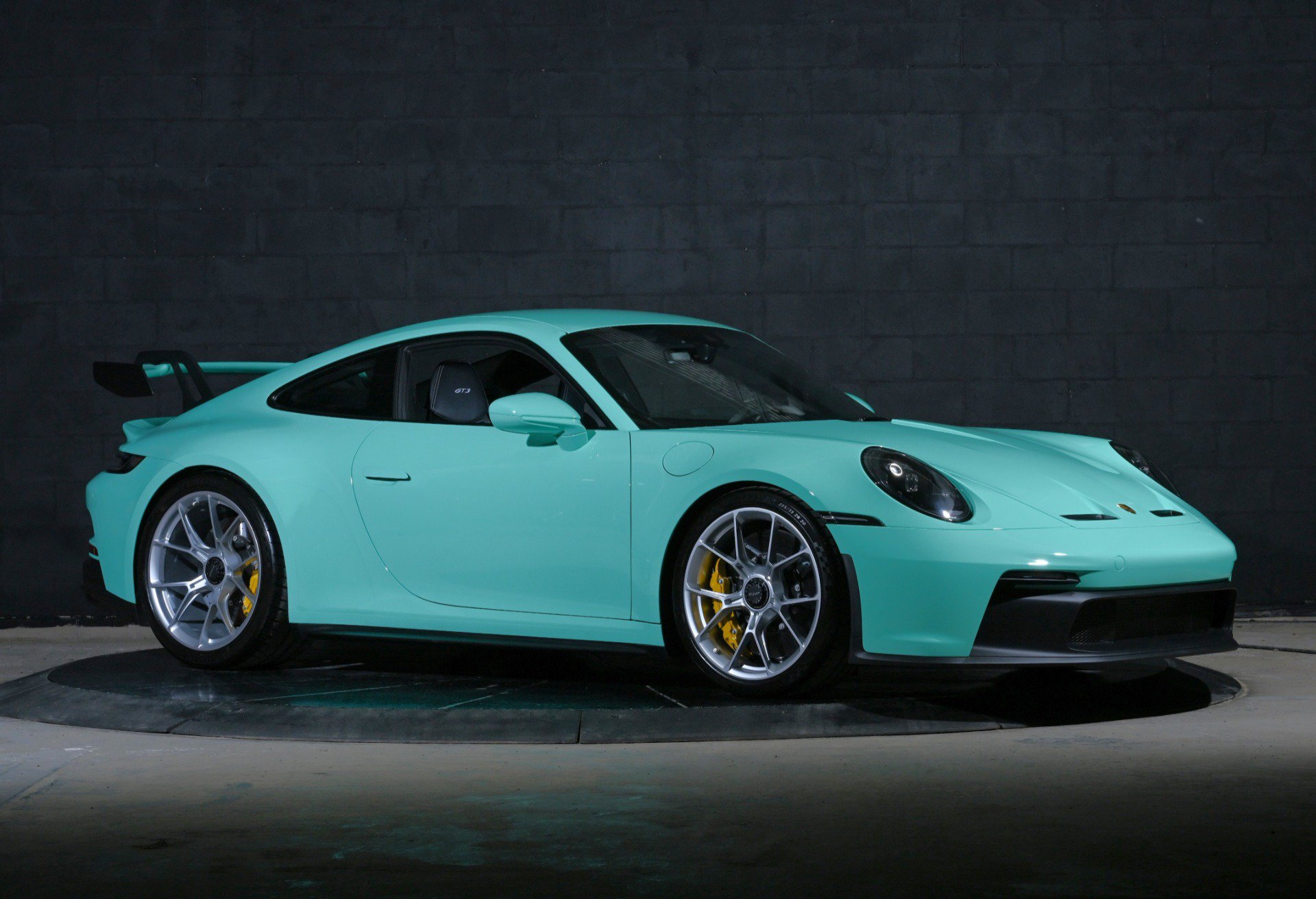 Used 2024 Porsche 911 GT3 RWD image 8
