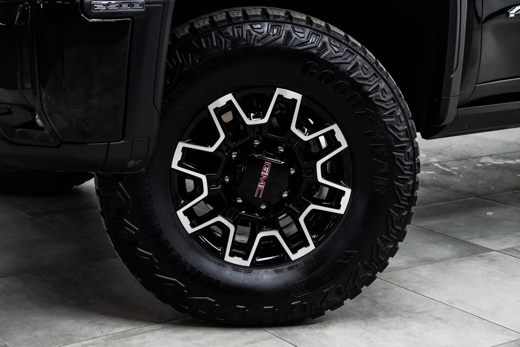 Used 2026 GMC Sierra 2500 AT4X AWD/4WD image 5