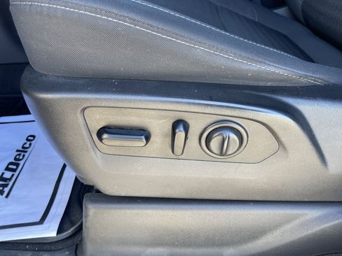 Used 2020 Chevrolet Silverado 1500 RST w/ Texas Edition image 36