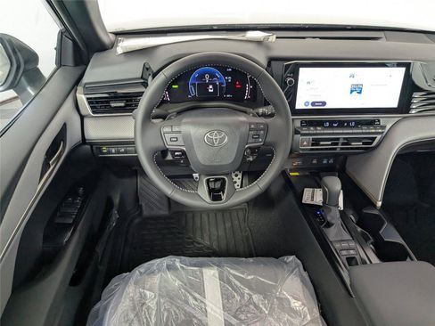 Used 2026 Toyota Camry SE w/ Multimedia Upgrade Package FWD image 8