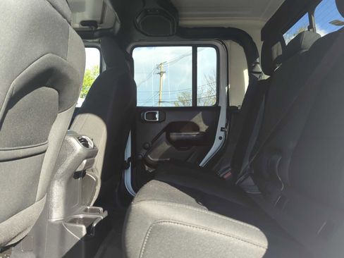 Used 2022 Jeep Gladiator Sport AWD/4WD image 26