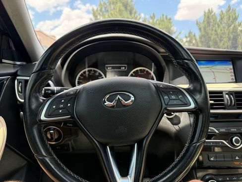 Used 2017 INFINITI QX30 Premium w/ Navigation Package AWD/4WD image 31