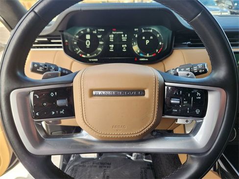 Used 2023 Land Rover Range Rover Long Wheelbase SE image 25