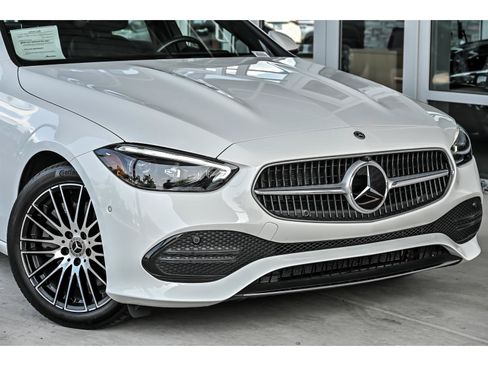 Certified 2022 Mercedes-Benz C 300 4MATIC Sedan image 2