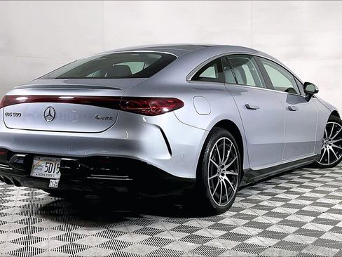 Used 2022 Mercedes-Benz EQS 580 4MATIC Sedan image 9