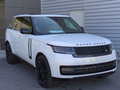 New 2026 Land Rover Range Rover SE AWD/4WD image 3