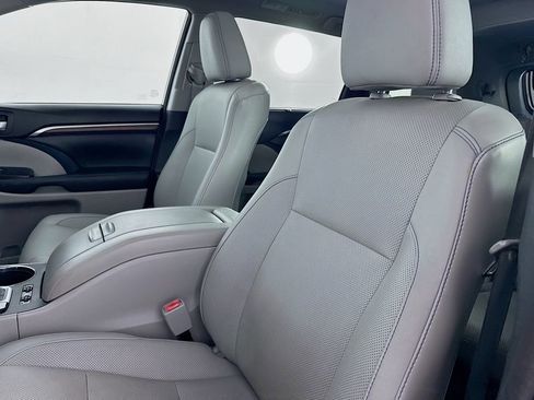Used 2015 Toyota Highlander Limited image 34