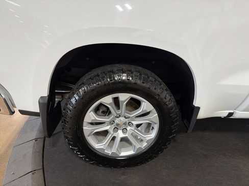 Certified 2022 Chevrolet Silverado 1500 LTZ w/ LTZ Premium Package AWD/4WD image 38