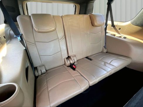 Used 2018 Cadillac Escalade ESV Platinum AWD/4WD image 22