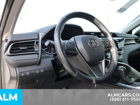 Used 2020 Toyota Camry SE image 23