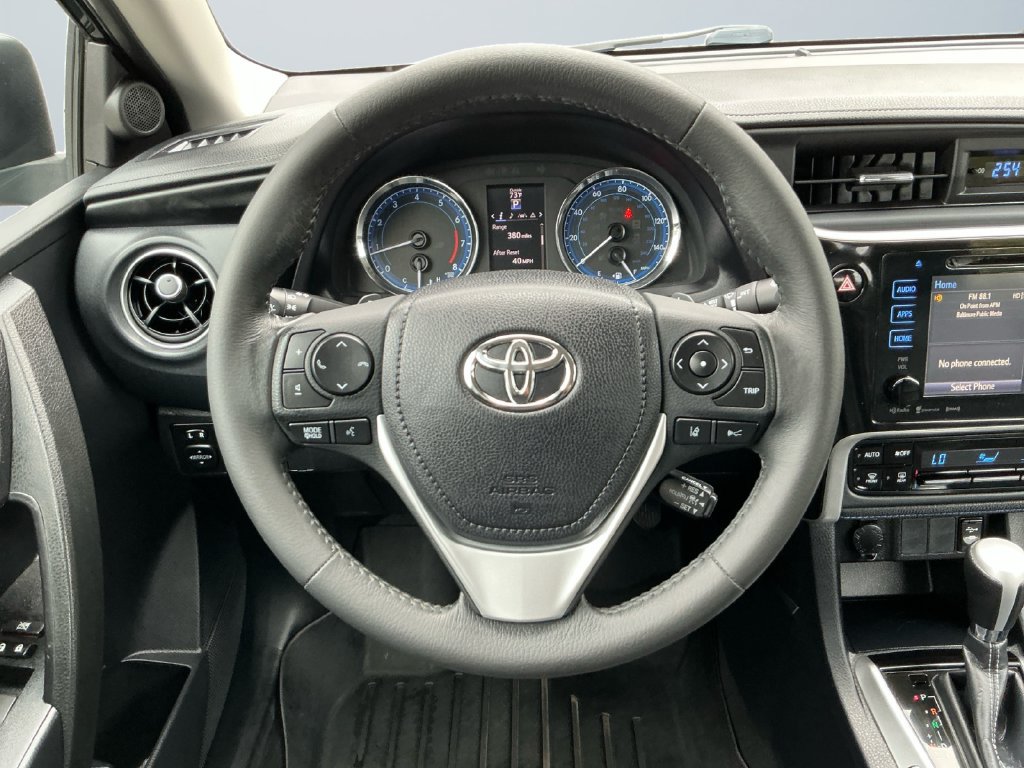 Used 2018 Toyota Corolla SE w/ SE Premium Package FWD image 13
