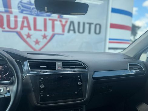 Used 2018 Volkswagen Tiguan SEL Premium image 36