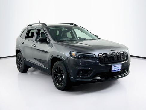 Used 2023 Jeep Cherokee Altitude Lux AWD/4WD image 3