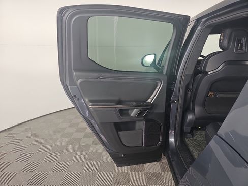 Used 2022 Rivian R1T Launch Edition image 18