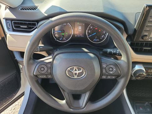 Used 2022 Toyota RAV4 XLE image 28