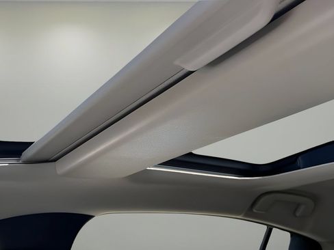 New 2026 Toyota Prius Plug-In Hybrid FWD image 23