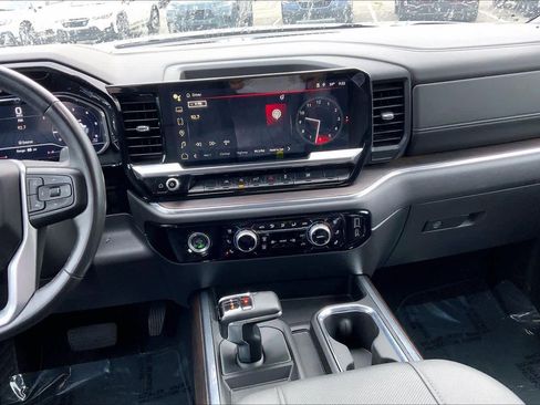 Used 2023 GMC Sierra 1500 SLT image 6