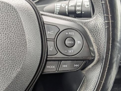 Used 2021 Toyota RAV4 XLE FWD image 29