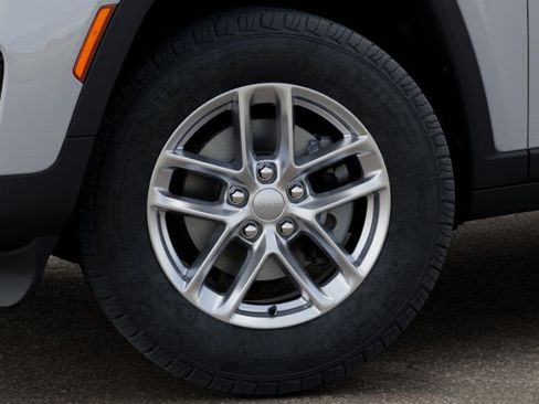New 2026 Jeep Grand Cherokee Laredo AWD/4WD image 8