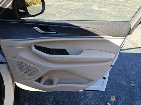 Used 2023 Jeep Grand Cherokee Limited w/ Luxury Tech Group II image 15