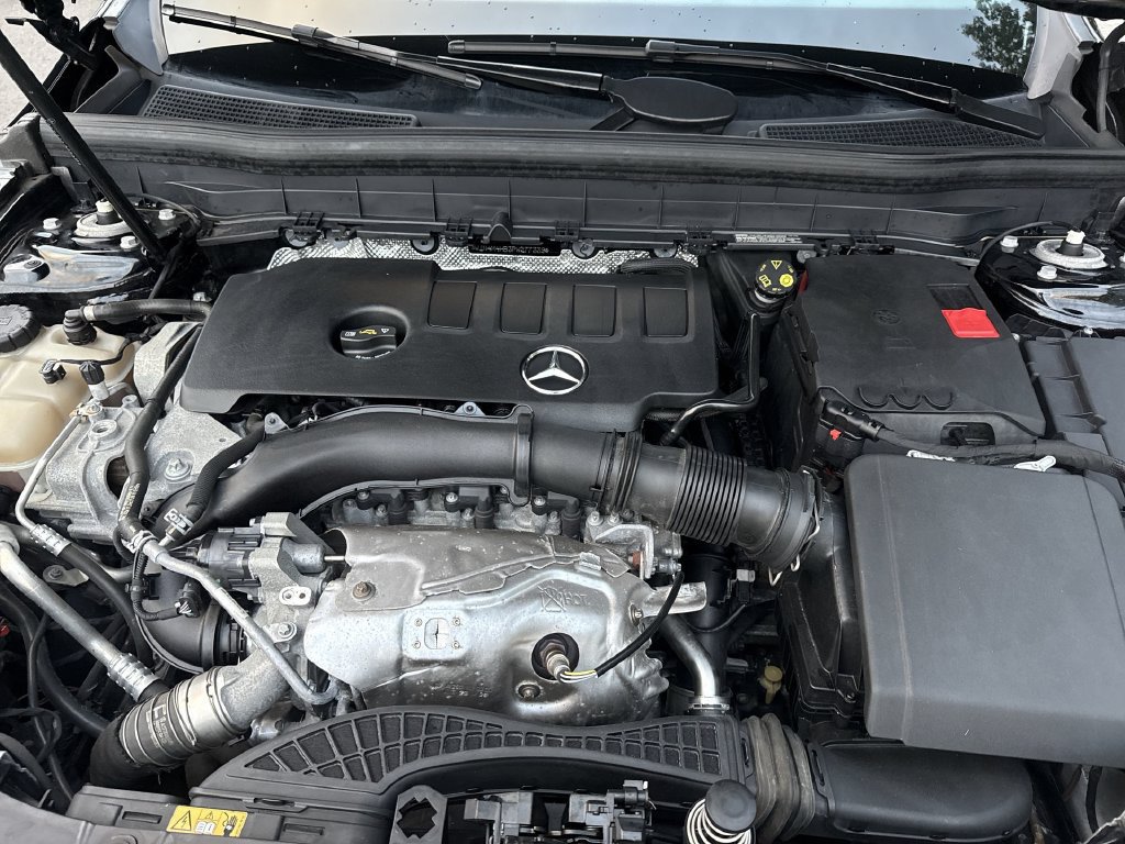 Used 2023 Mercedes-Benz GLB 250 4MATIC w/ AMG Line image 18