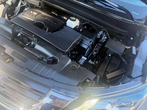 Used 2019 Nissan Pathfinder SL FWD image 43
