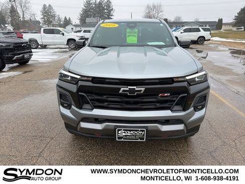 Used 2025 Chevrolet Colorado Z71 w/ Technology Package image 9