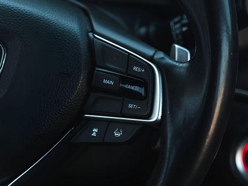 Used 2018 Honda Accord Sport image 25